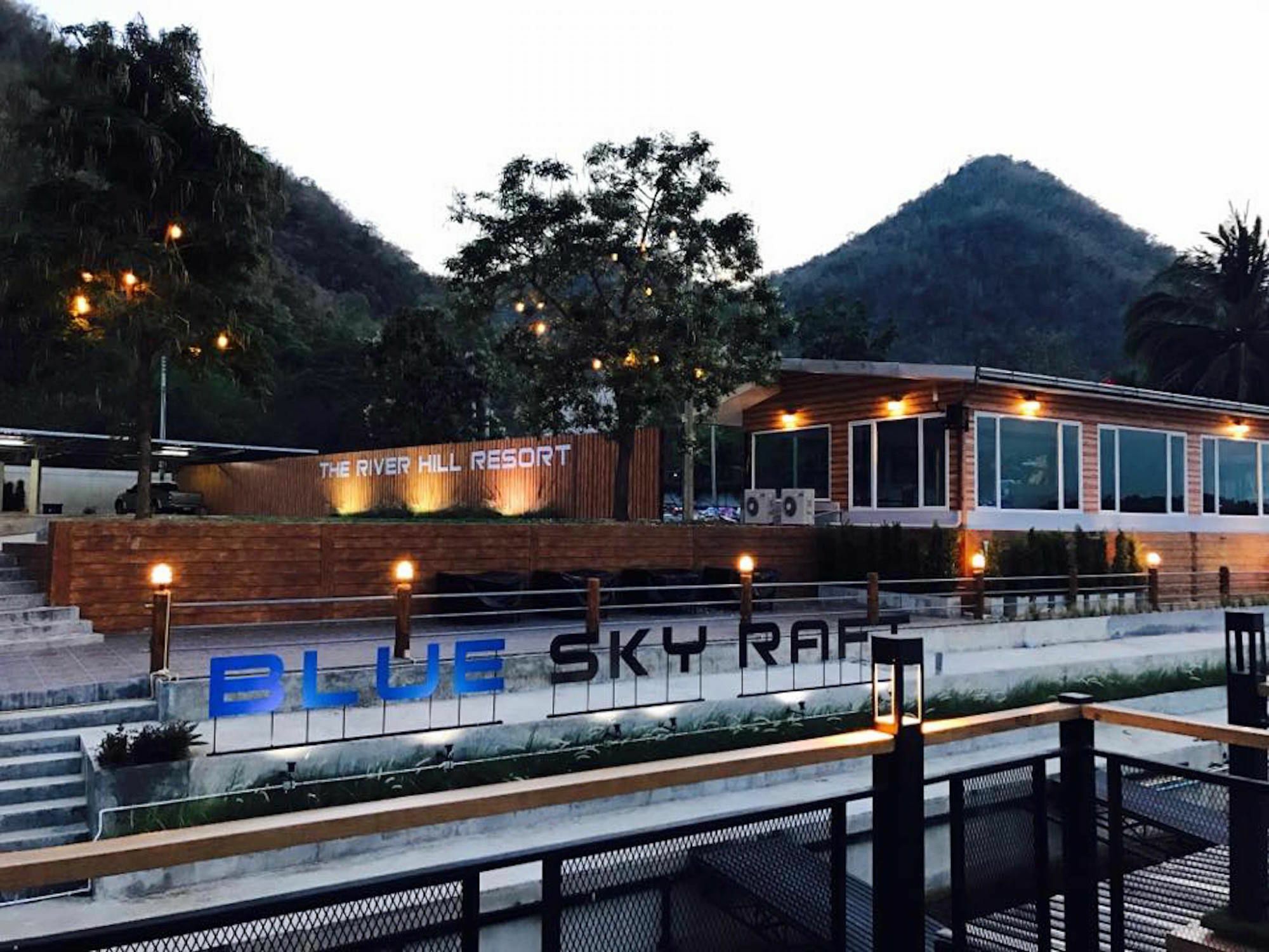 Blue Sky Raft At Kanchanaburi Hotel Exterior photo